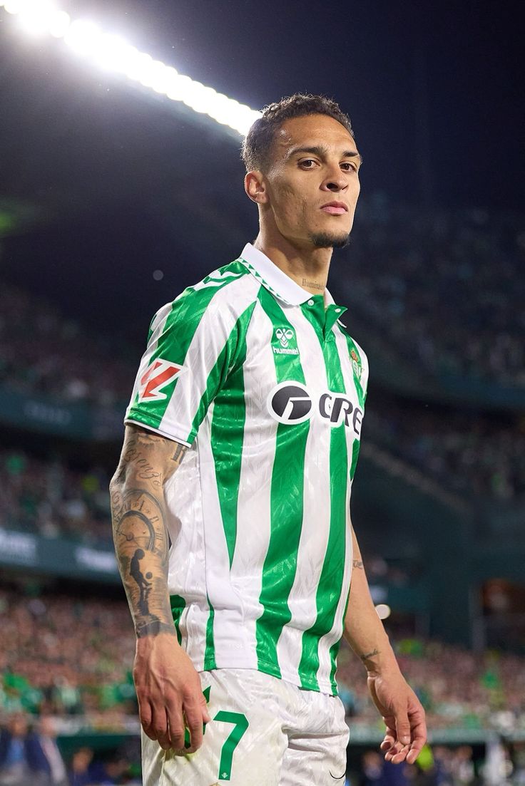 Ảnh chế Antony sáng tạo