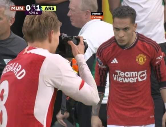 Ảnh chế Antony khoảnh khắc