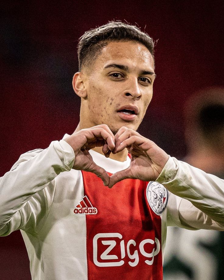 Ảnh chế Antony sáng tạo