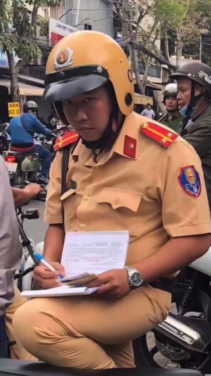 Ảnh chế công an chìm