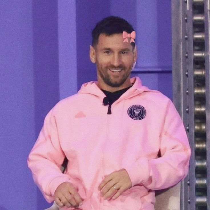 Ảnh chế Messi phản ánh những khoảnh khắc ngộ nghĩnh trên sân cỏ đầy bất ngờ