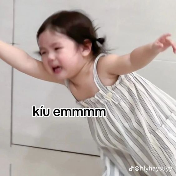 Ảnh meme em bé
