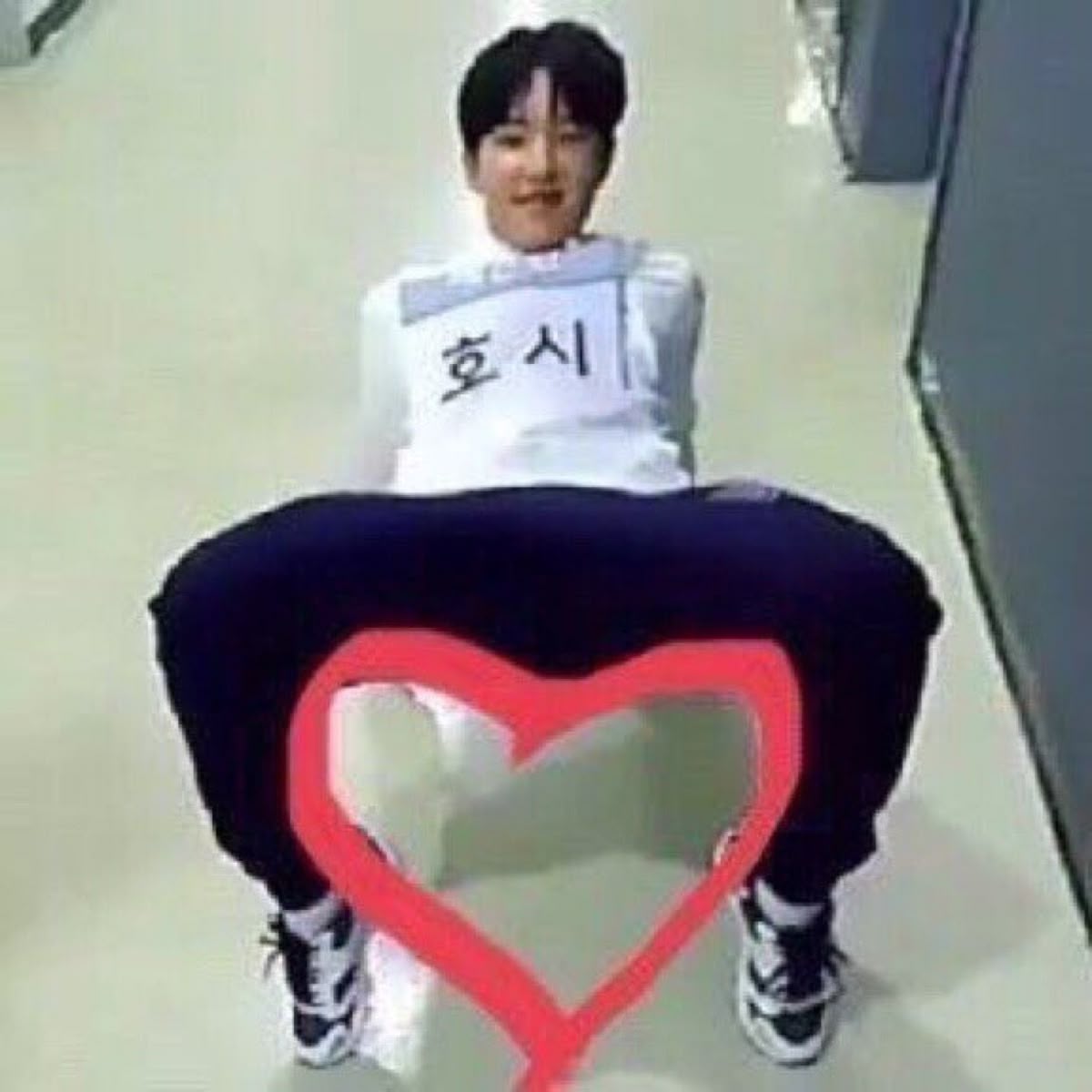 Ảnh meme thả tim