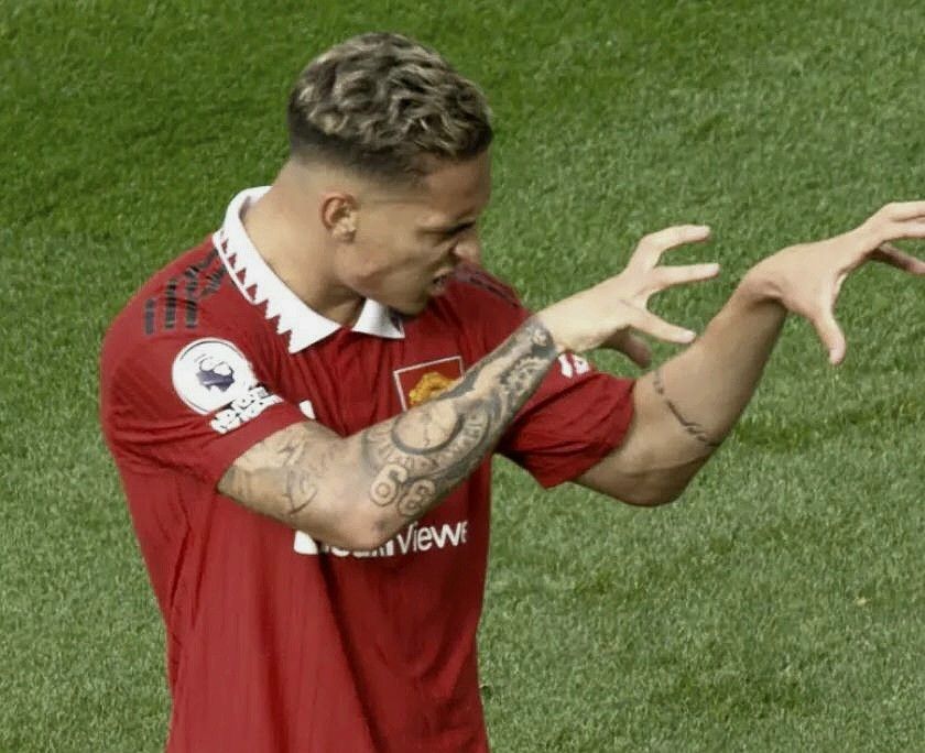 Antony meme face nụ cười ngơ ngác