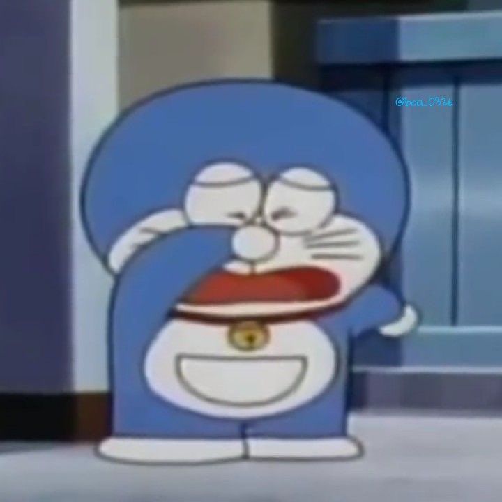 Bầu trời màu xanh như tai Doraemon