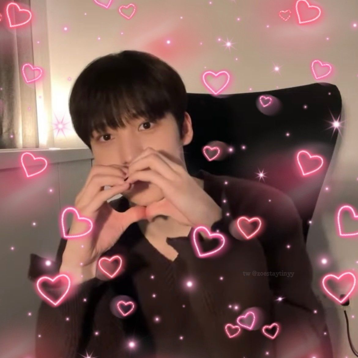 Bộ ảnh thả tim cute gắn kết