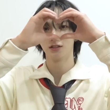 Hình thả tim hài hước duyên dáng