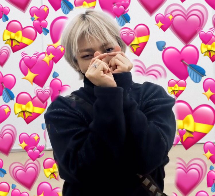 Sticker thả tim cute