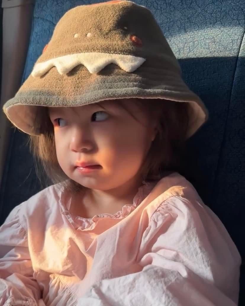 Cái liếc nhẹ nhàng