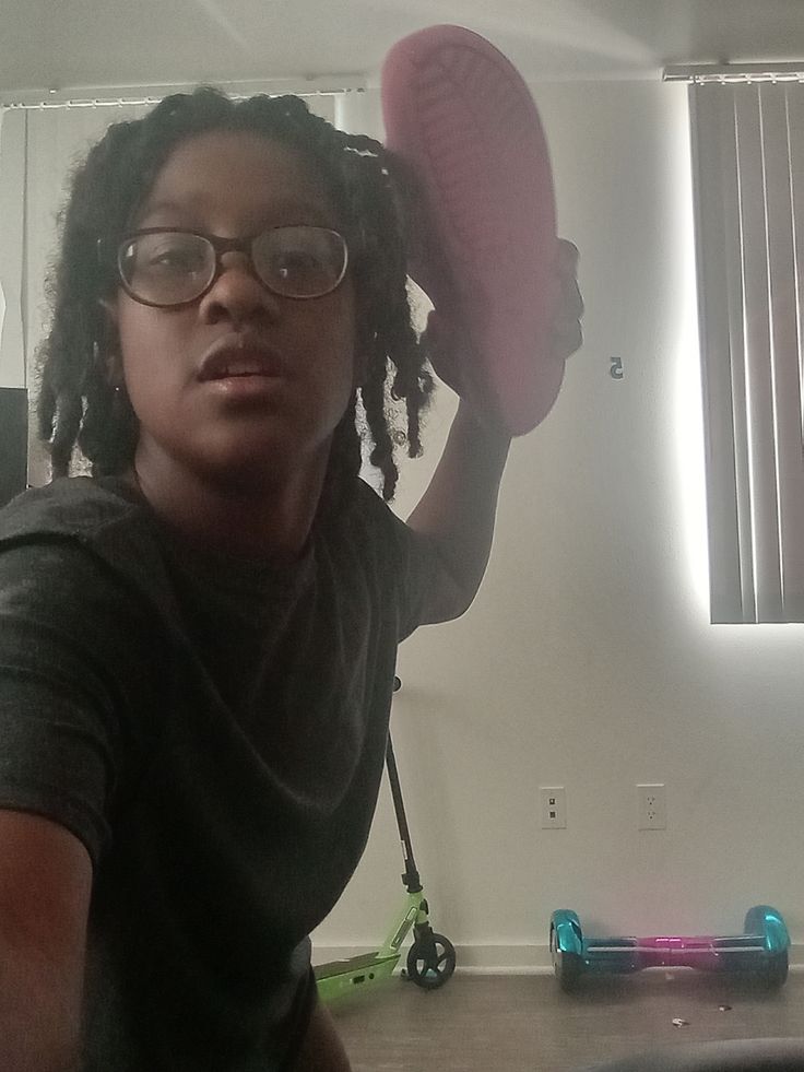 Cầm dép nhẹ nhàng, hậu quả thì nặng nề