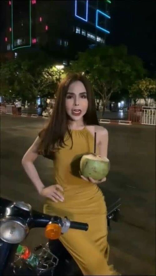 Cẩm Lan Sục meme Linda hài
