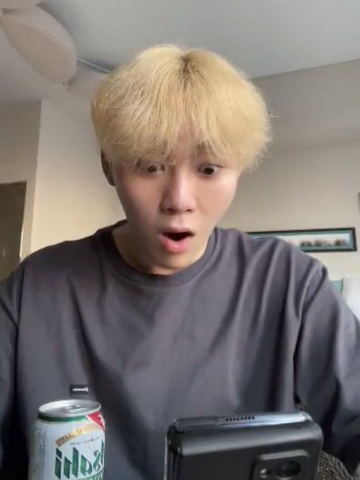 Câu chuyện đang yên lành thì có người bẻ lái