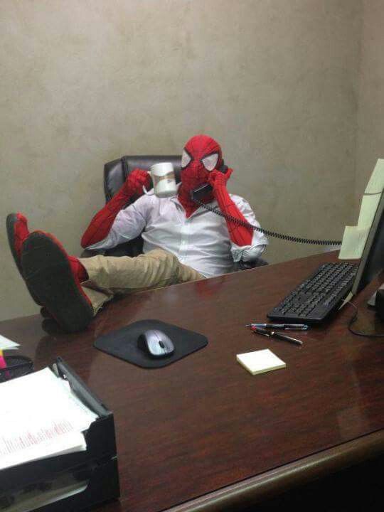 Chỉ tay không giúp gì, nhưng làm meme thì hay