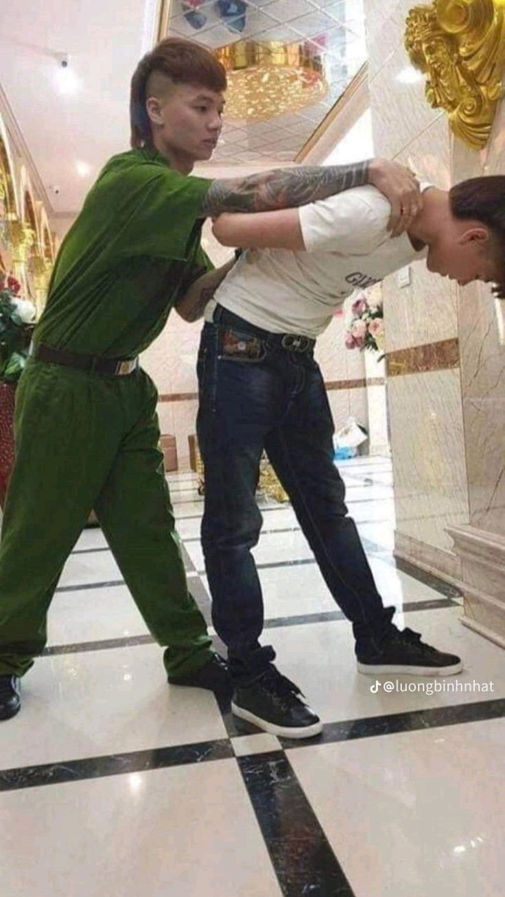 Chú áo xanh meme vui nhộn