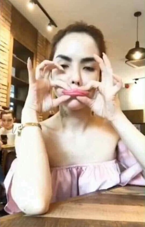 Cô Cẩm Lan Sục meme Linda