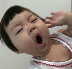 Cố mỉm cười nhưng trong lòng thì tan vỡ