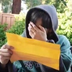 Còn gì nữa đâu mà khóc với sầu, em chỉ muốn yên