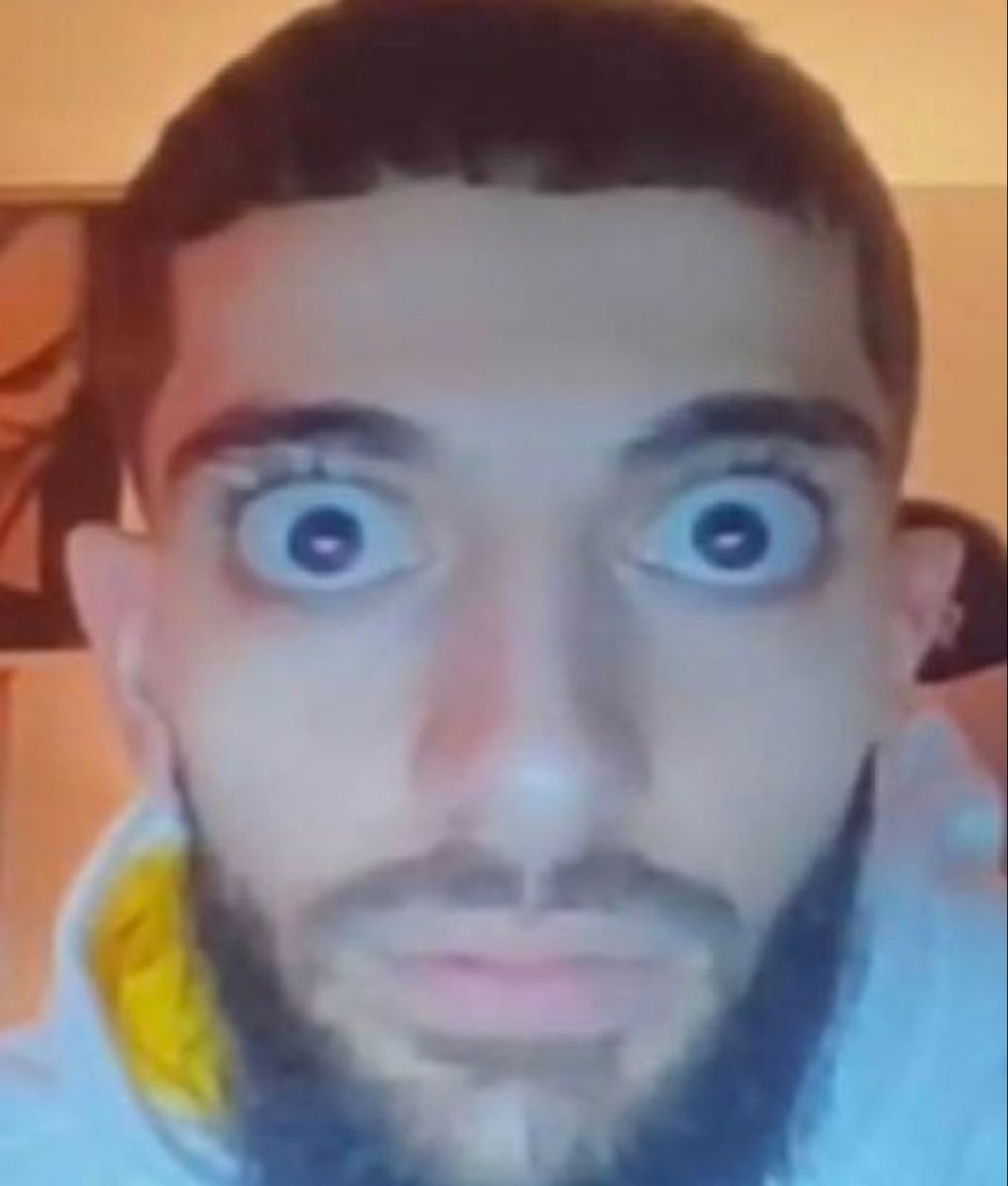 Cú bẻ lái làm cảm xúc lật tung trong 3 giây