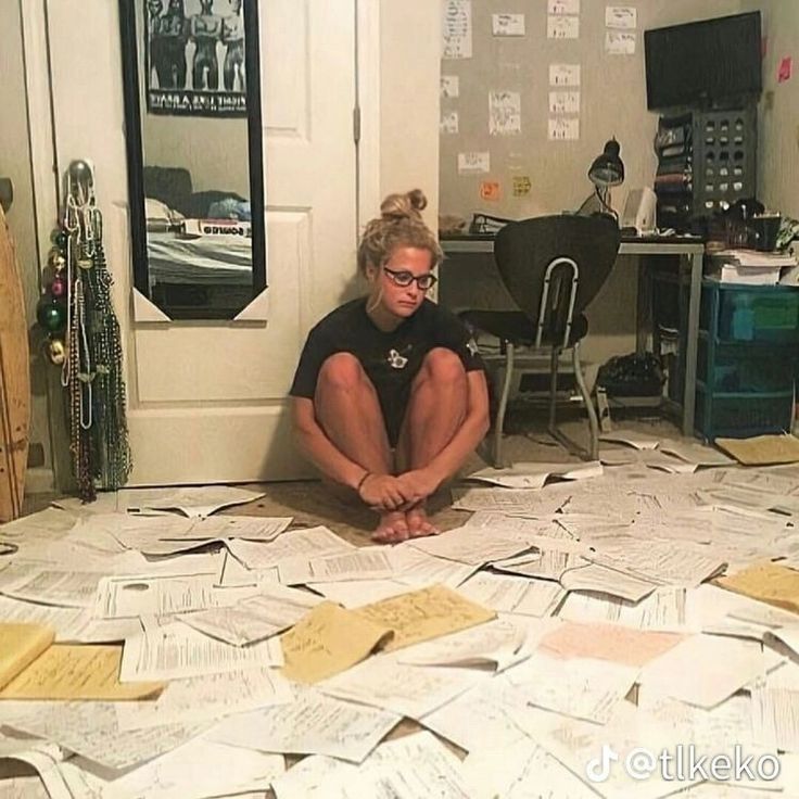 Đầu thì nóng, deadline thì gần, suy nghĩ thì rối