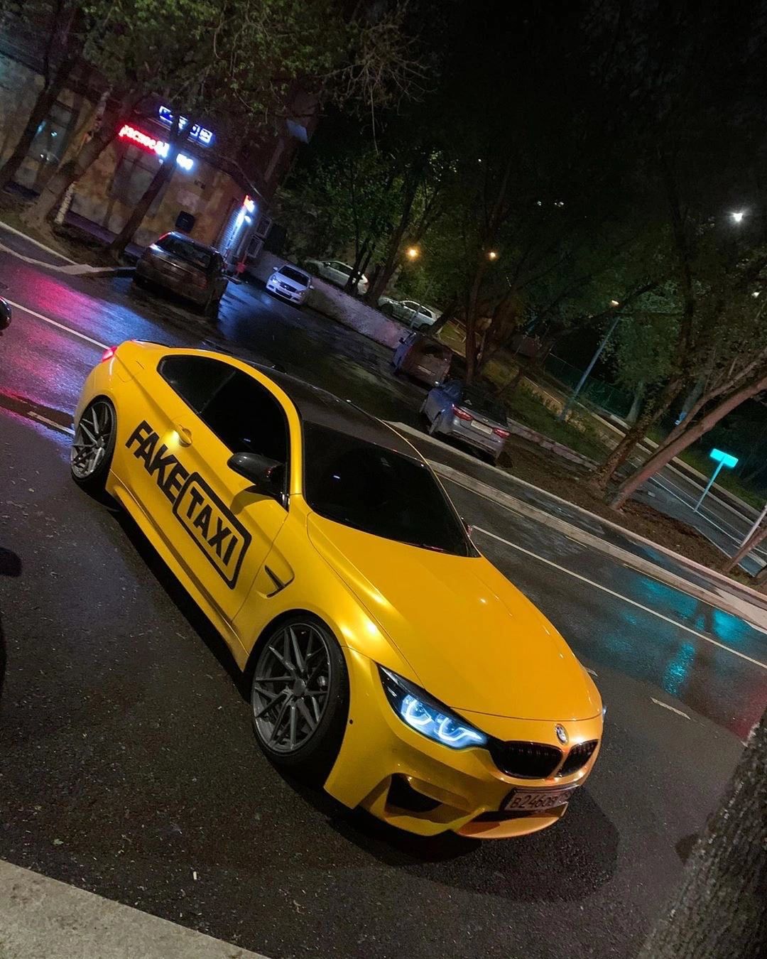 Fake taxi meme trở thành biểu tượng ảnh chế độc đáo