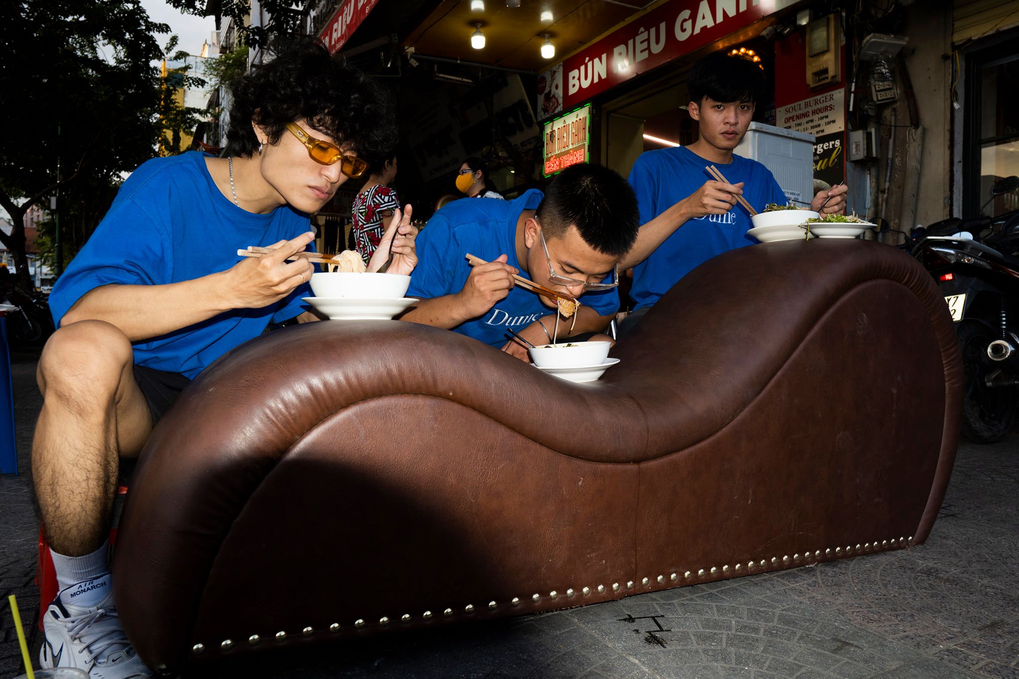 Ghế tình yêu meme