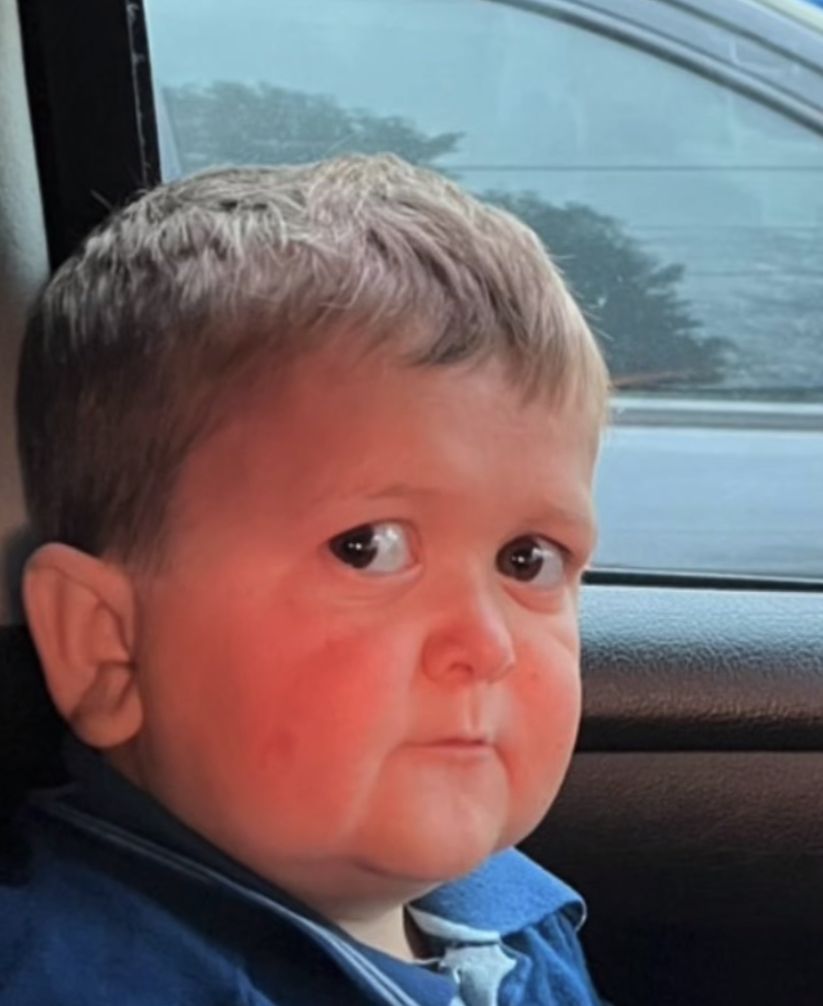 Gương mặt khó hiểu