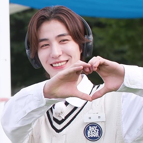 Hình chế tim bay chọc cười