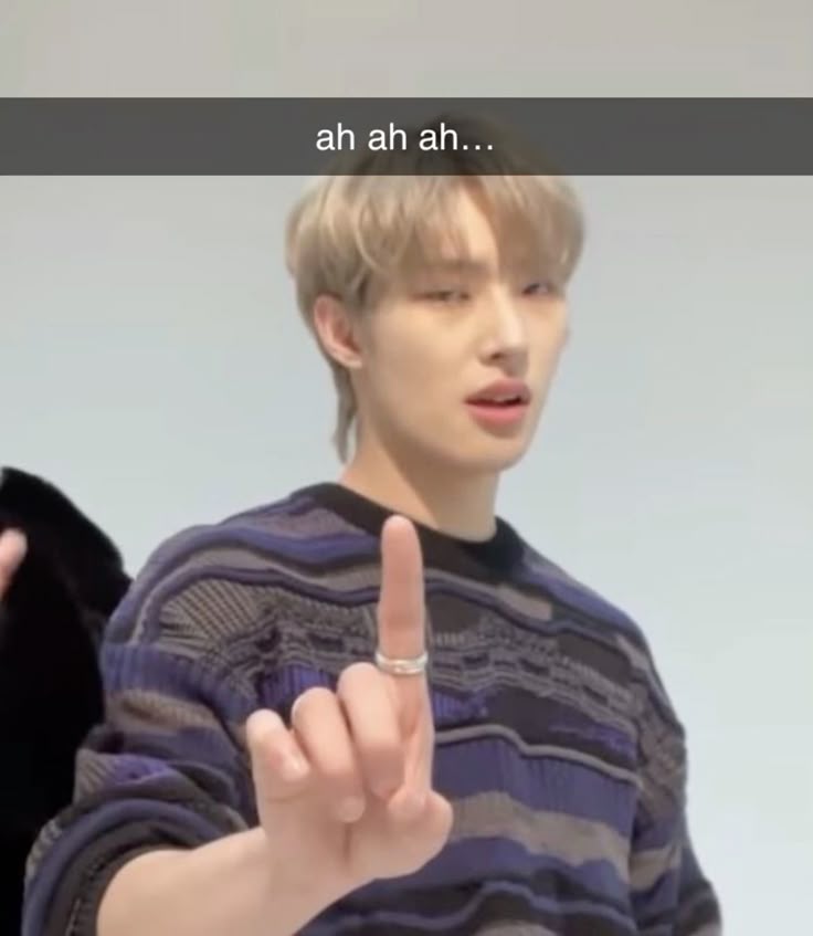 Im trước camera đi