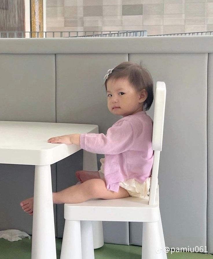 Ảnh chế ánh mắt xéo