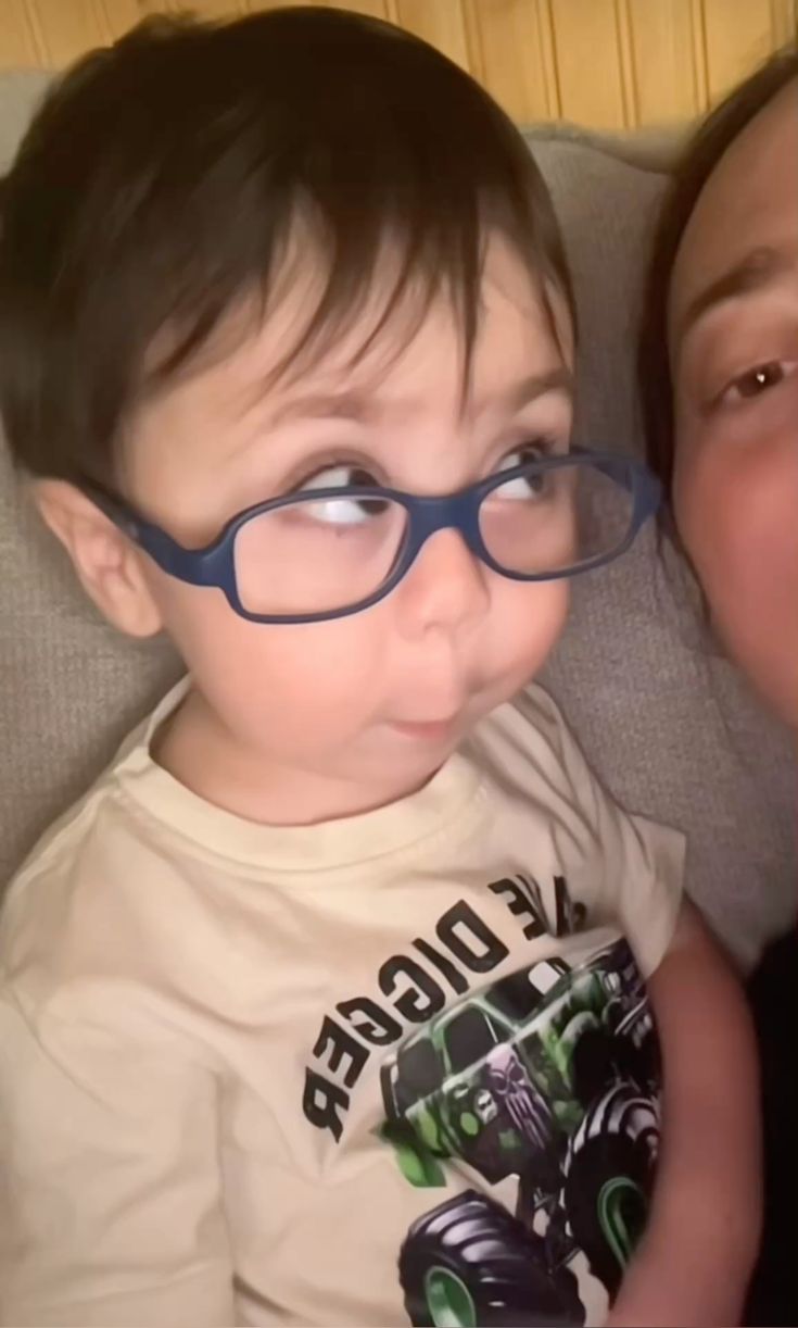 Ảnh chế lườm dí dỏm