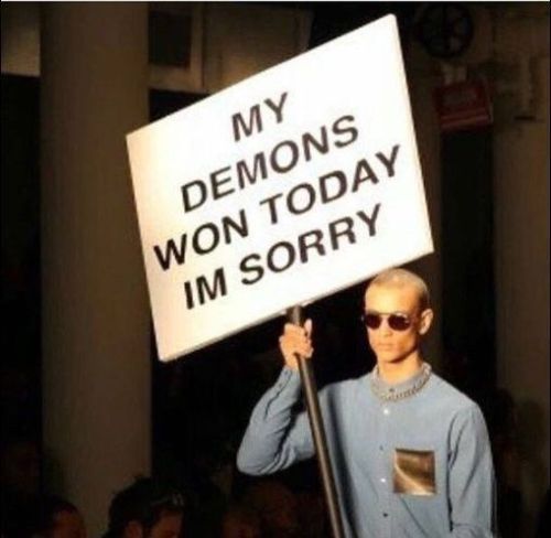 Lời xin lỗi lần này có vẻ hơi lặp lại