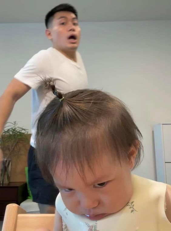 Lườm meme hài hước