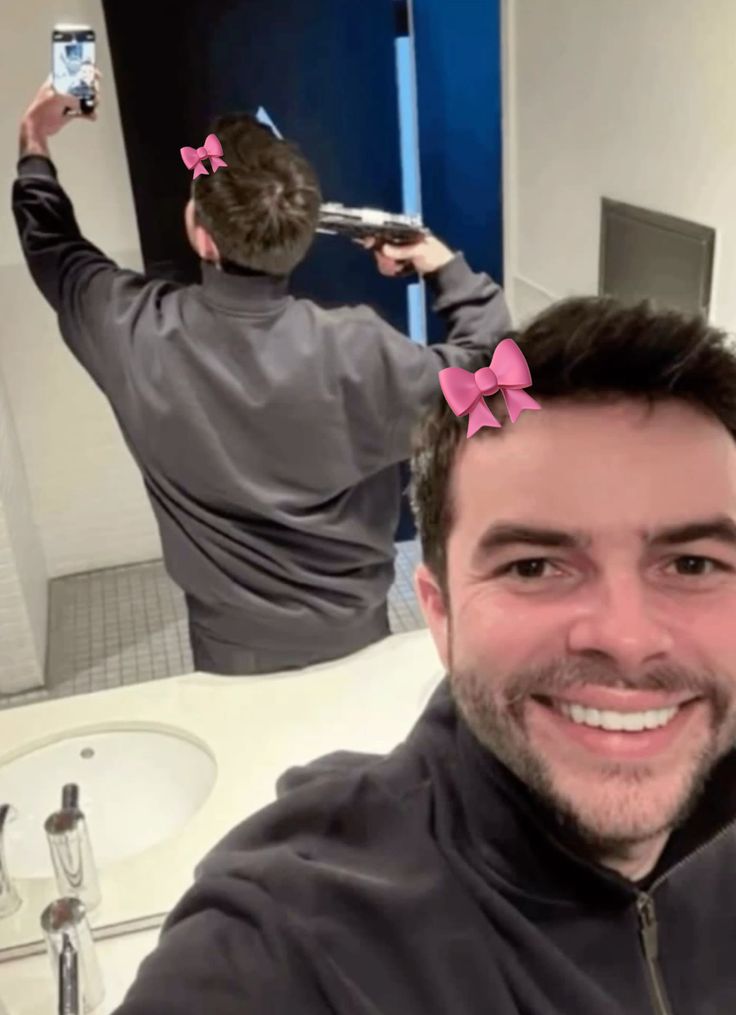 Meme bắn súng vào đầu