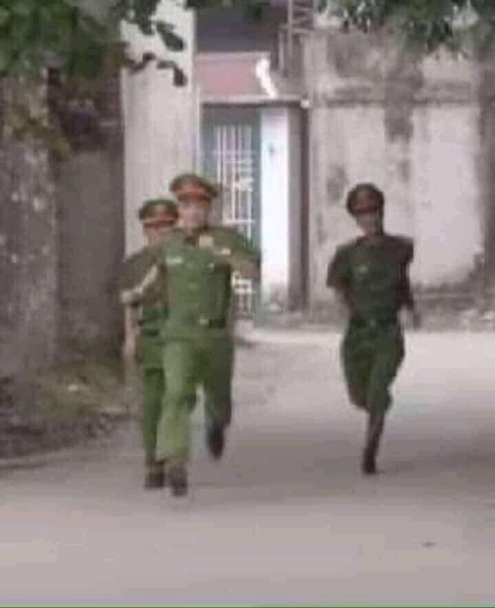 Meme cảnh sát bắt trend