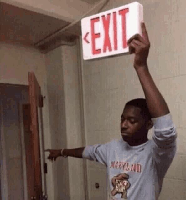 Meme chào tạm biệt hài hước luôn tạo cảm giác vui nhộn cho nhóm chat