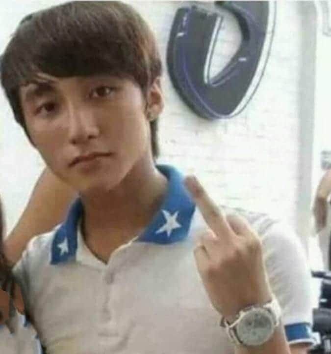 Meme có cái con card