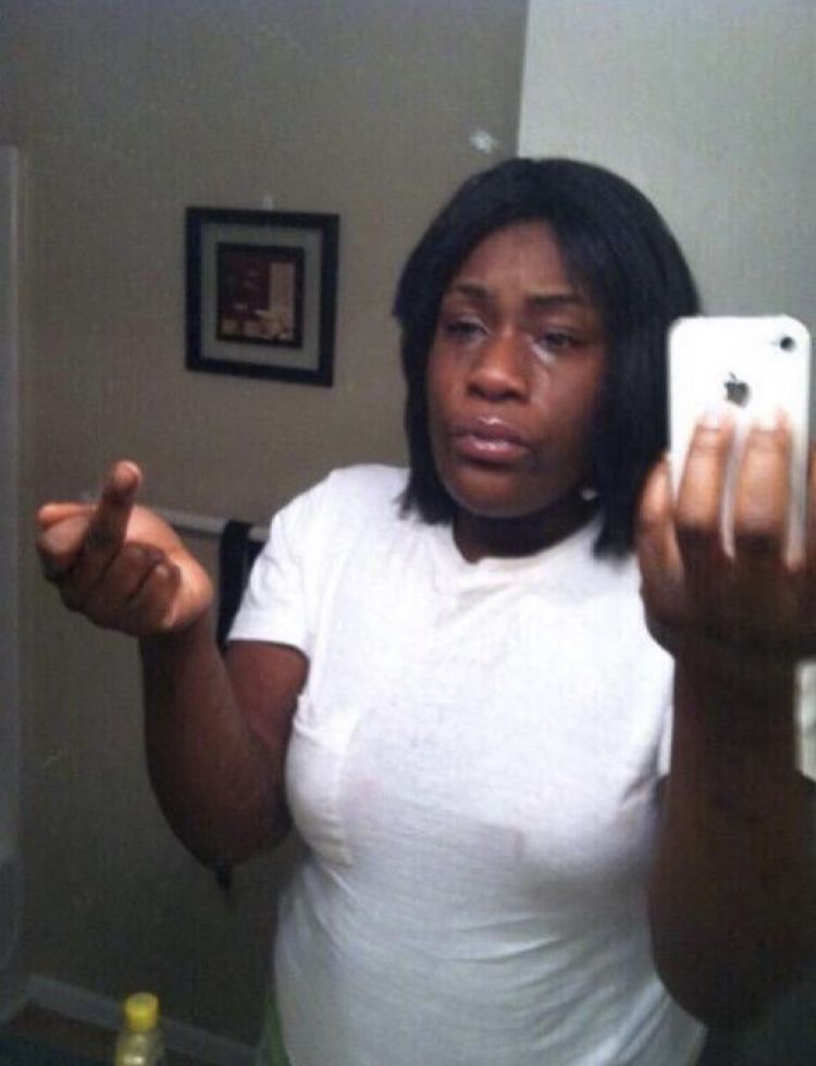 Meme đỏ ngón giữa hài hước