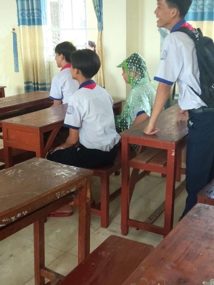 Meme học sinh cầu cứu