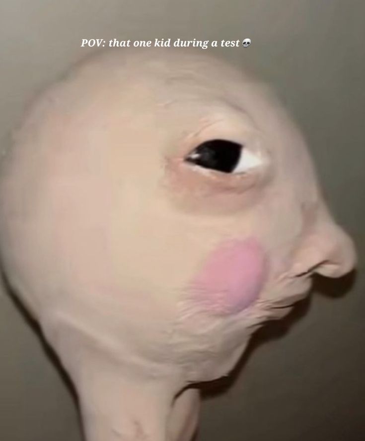 Meme liếc châm biếm