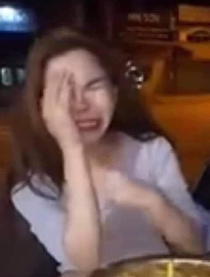 Meme Linda khóc lóc