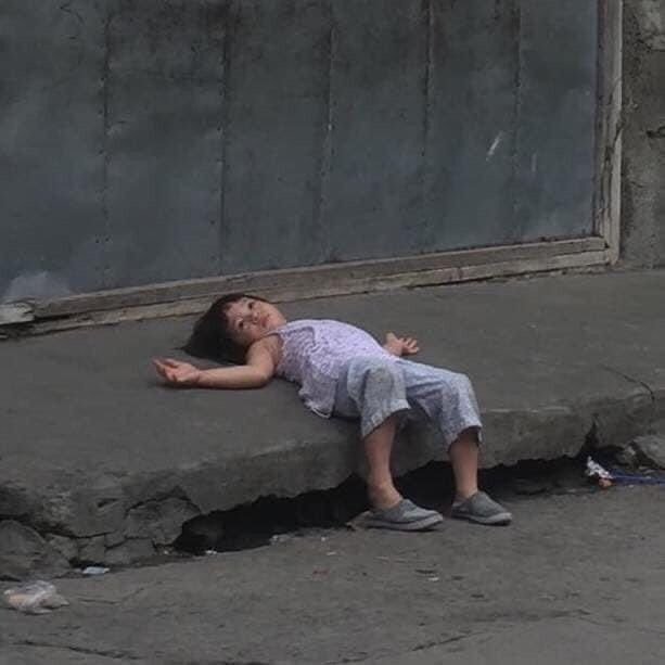 Meme mệt mỏi lầy lội