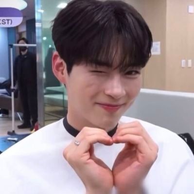 Meme thả tim cute nhắn tin