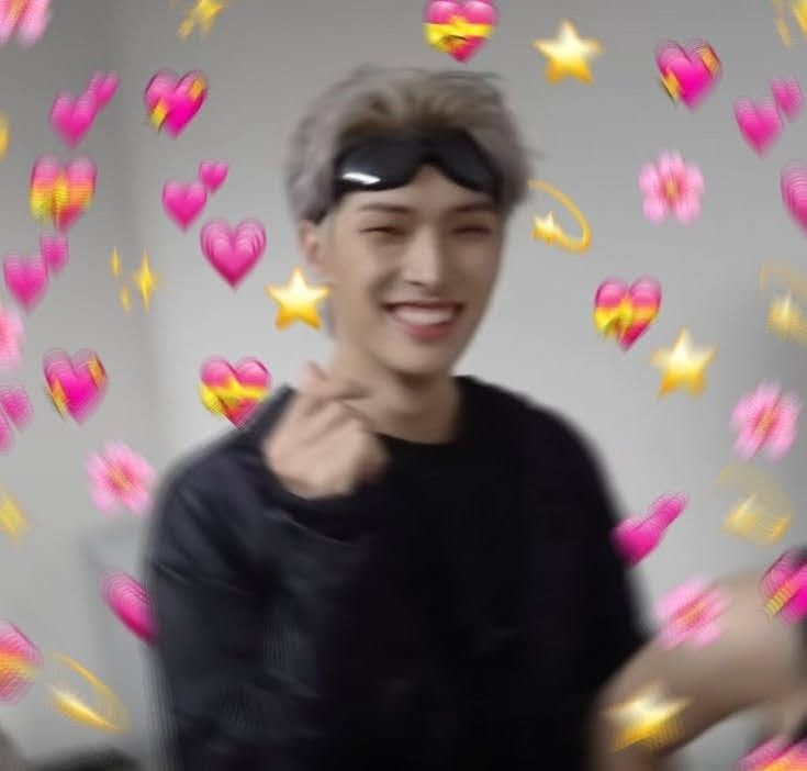 Meme thả tim cute năng lượng tích cực