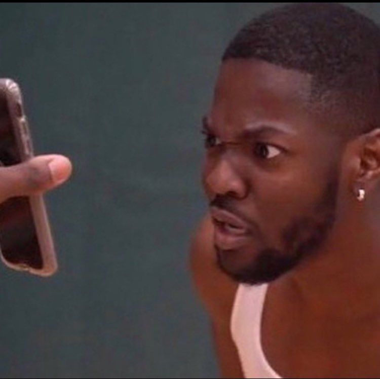 Một ánh mắt nhìn sang, linh cảm chuyện to