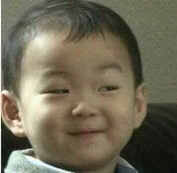 Ánh nhìn lườm buồn cười