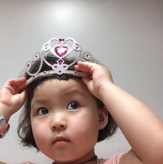 Một cái chạm nhẹ cũng đủ khiến lòng xao động