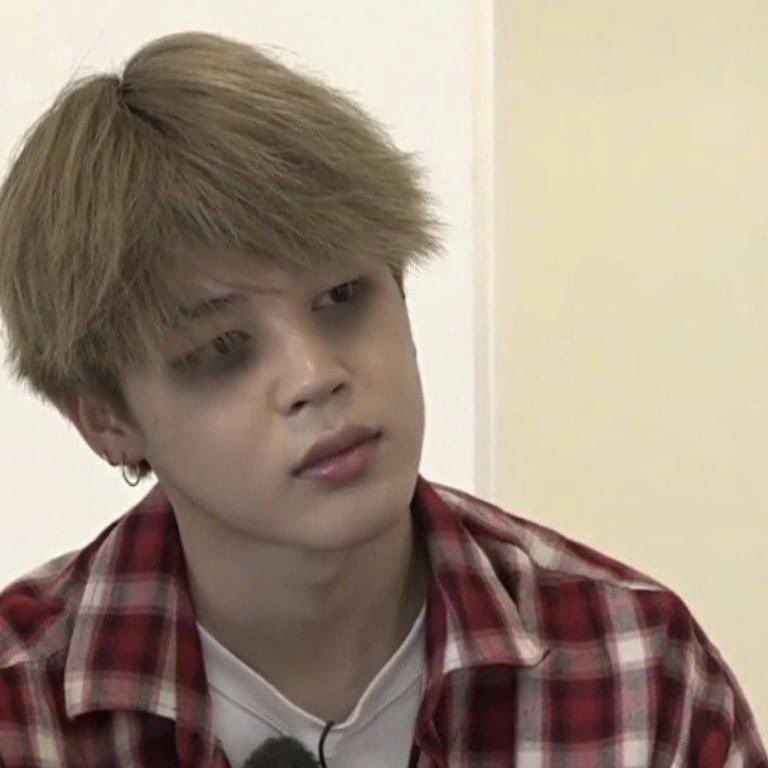 Meme mắt thâm độc đáo