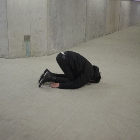 Một gương mặt buồn cũng đủ tạo thành meme