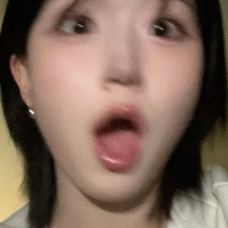 Một phút trước còn chill, phút sau hoảng loạn