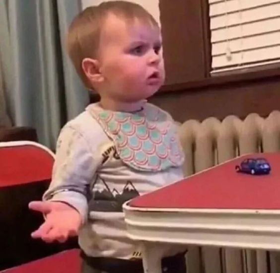 Nằm im nhìn trần nhà rồi suy nghĩ vu vơ